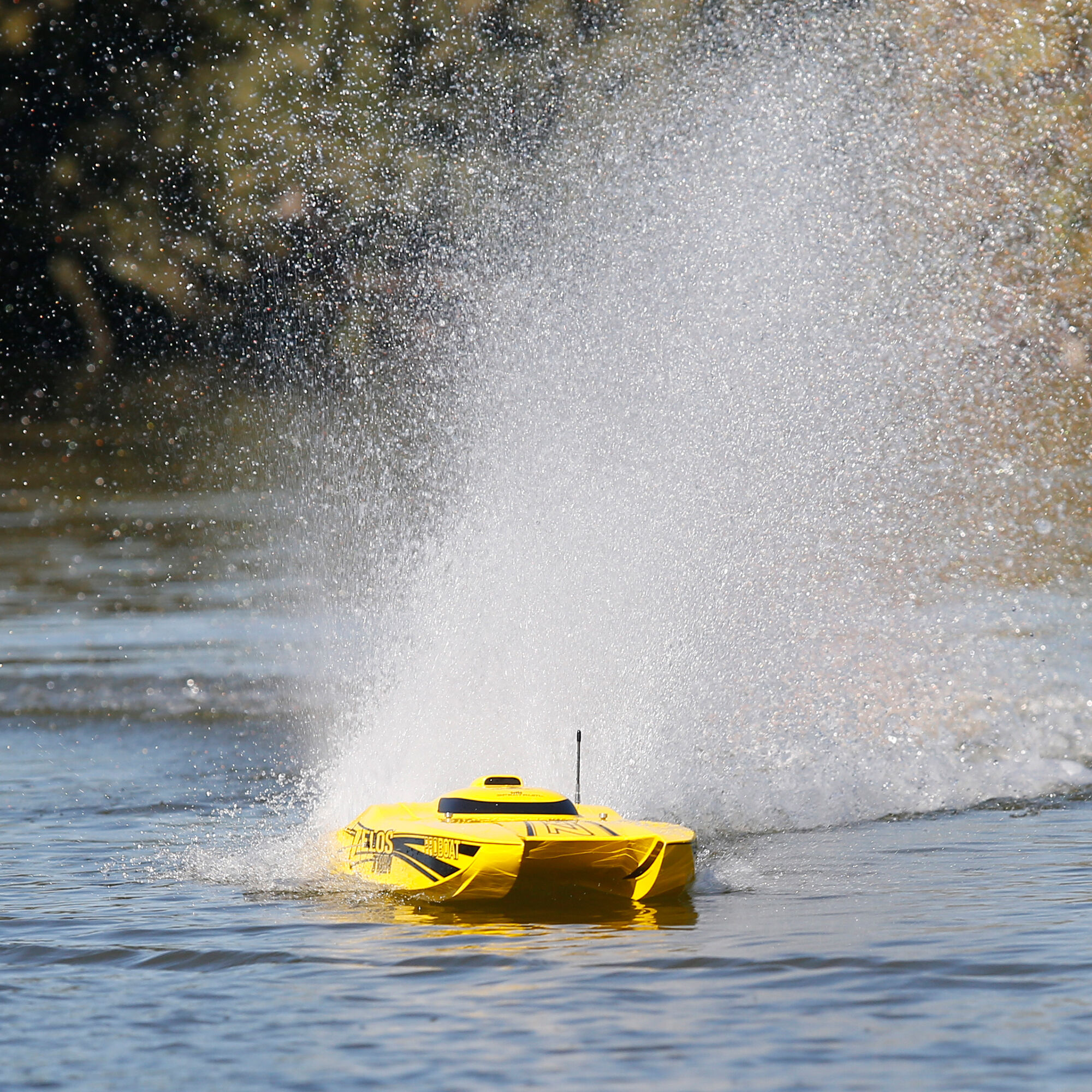 Zelos 36 Twin Brushless Catamaran RTR Pro Boat